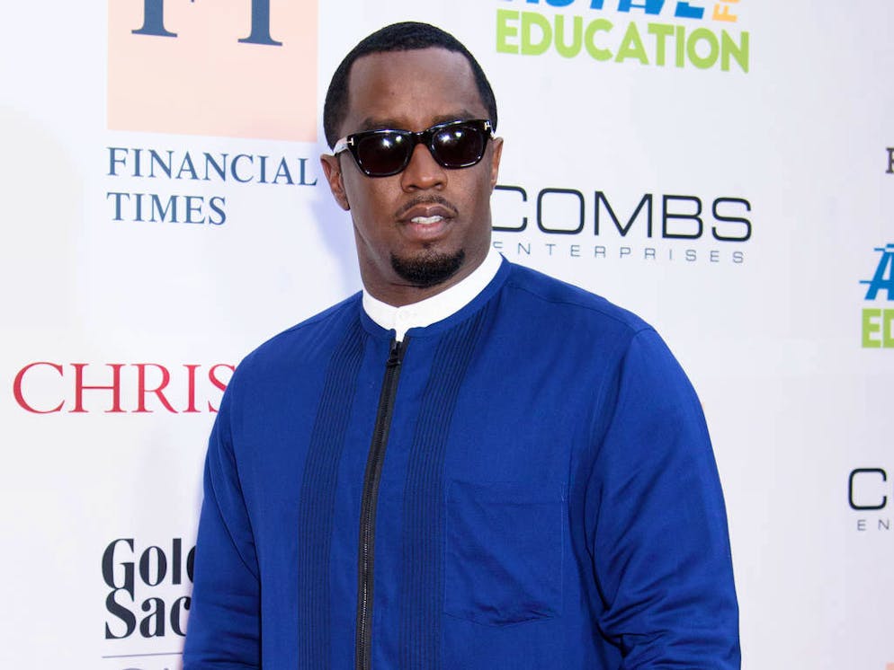 2017 Room To Read Gala
Featuring: Sean 'Diddy' Combs
Where: New York, New York, United States
When: 12 May 2017
Credit: WENN.com