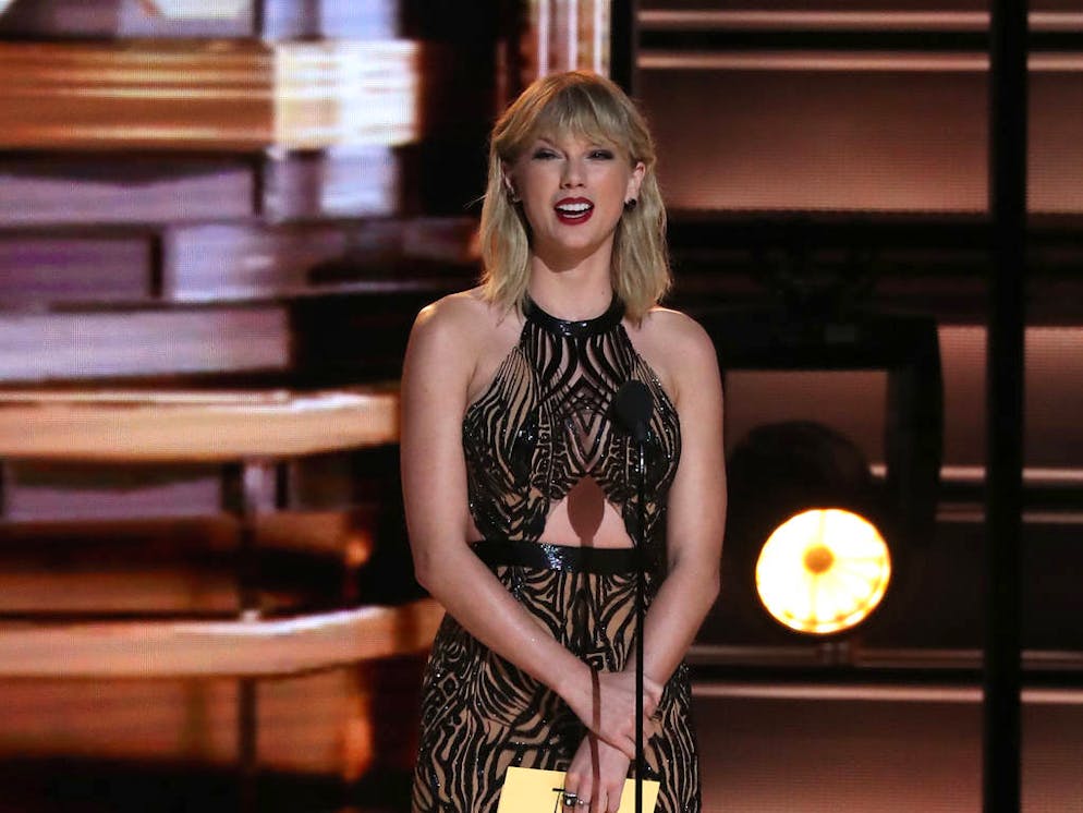50th Annual CMA Awards Show at The Bridgestone Arena
Featuring: Taylor Swift
Where: Nashville, Tennessee, United States
When: 02 Nov 2016
Credit: Judy Eddy/WENN.com