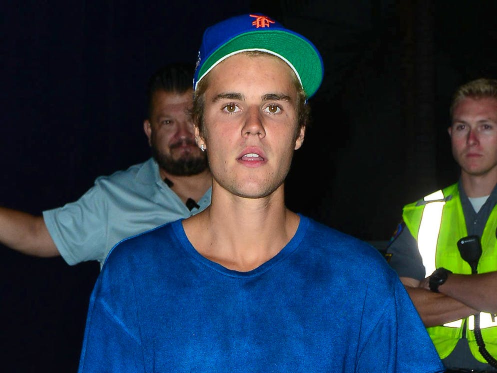 Justin Bieber leaves Church service in Givenchy sandals
Featuring: Justin Bieber
Where: Beverly Hills, California, United States
When: 14 Sep 2017
Credit: WENN.com