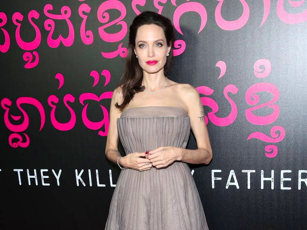 the 'First They Killed My Father' New York premiere on September 14, 2017 in New York City.
Featuring: Angelina Jolie
Where: New York, New York, United States
When: 15 Sep 2017
Credit: Andres Otero/WENN.com