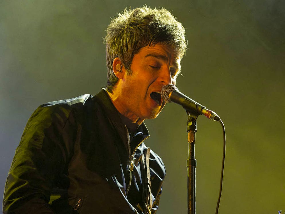Noel Gallagher's High Flying Birds performing live in concert at the SSE Hydro at the SECC in Glasgow
Featuring: Noel Gallagher, High Flying Birds
Where: Glasgow, Scotland, United Kingdom
When: 21 Apr 2016
Credit: Alan Rennie/WENN.com