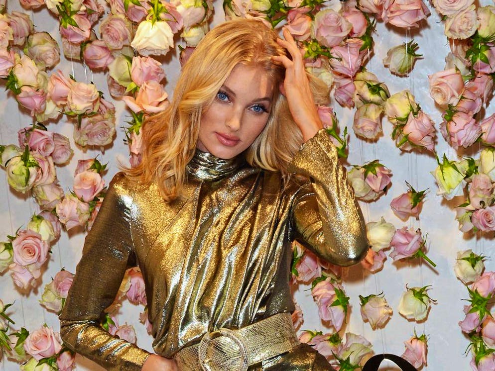 Victoria Secret's Josephine Skiver and Elsa Hosk celebrate the All New Fragrance Love in NYC
Featuring: Elsa Hosk
Where: NYC, New York, United States
When: 07 Sep 2017
Credit: Patricia Schlein/WENN.com
