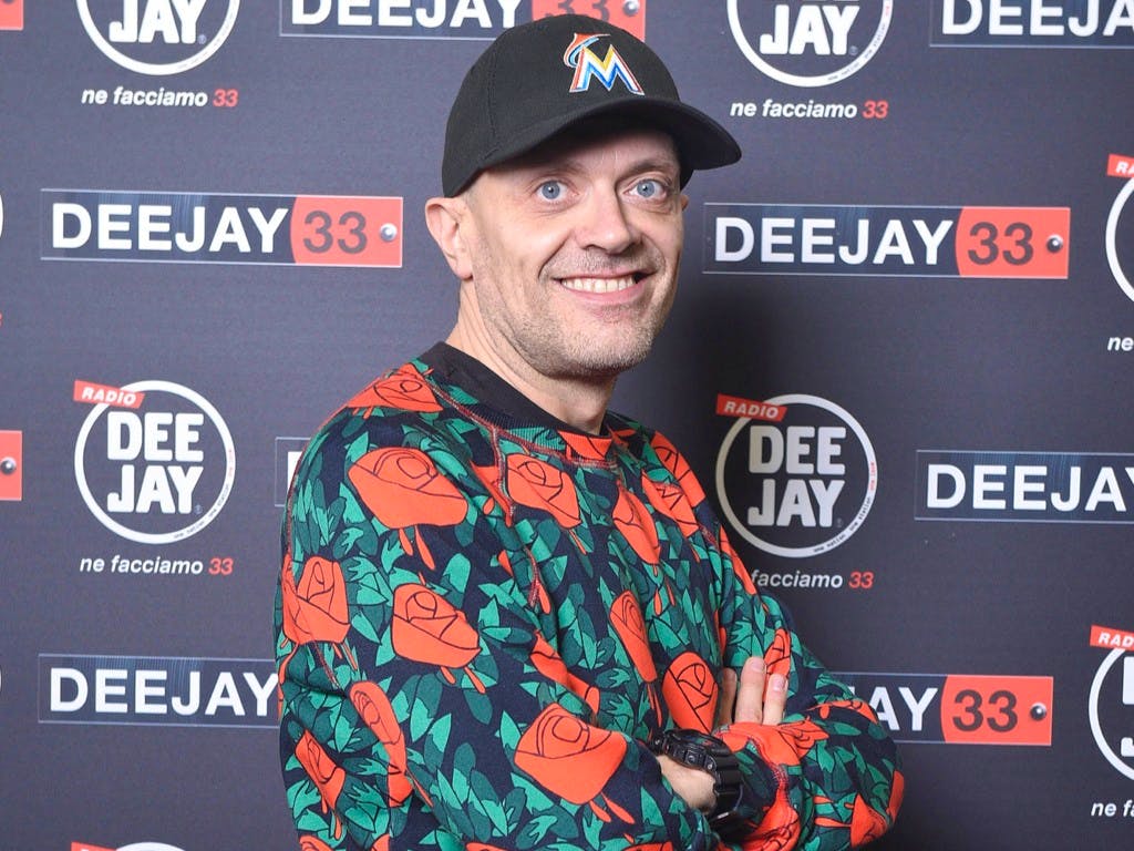 Il nuovo album di Max Pezzali: Dedicato alla mia generazione che non ha  cambiato il mondo