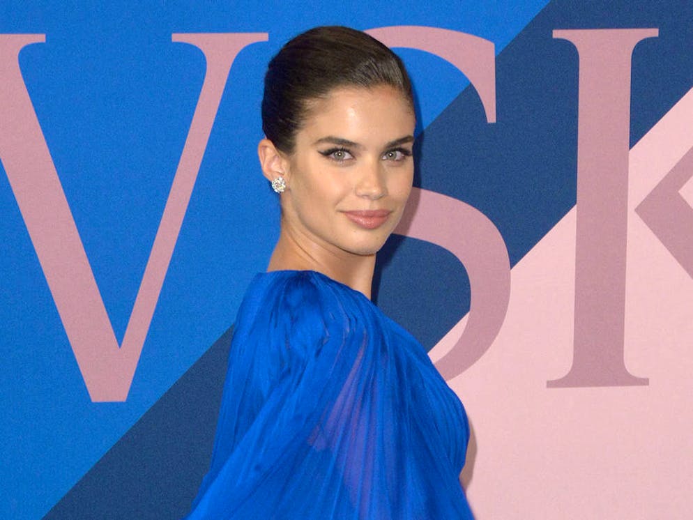 2017 CFDA  Awards at Hammerstein Ballroom - Red Carpet Arrivals

Featuring: Sara Sampaio
Where: New York, New York, United States
When: 06 Jun 2017
Credit: Ivan Nikolov/WENN.com