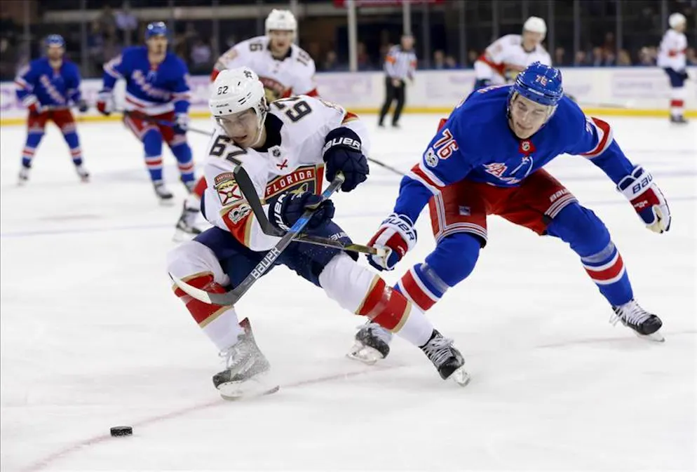 Hockey: Malgin match winner a New York. Denis Malgin