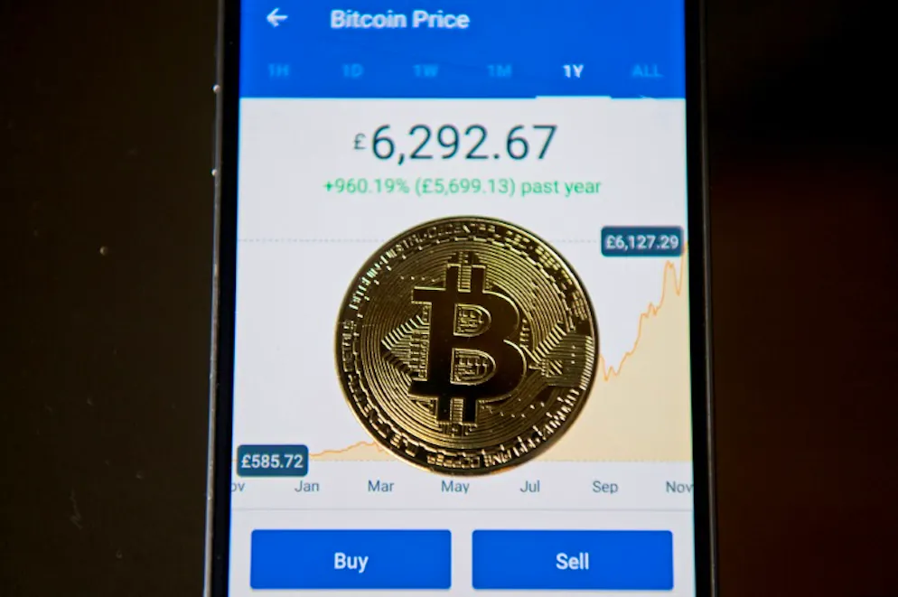 Le bitcoin bondit au-dessus de 11.000 dollars, risque de bulle. Le bitcoin dépassait les 6.200 euros le 2O novembre 2017