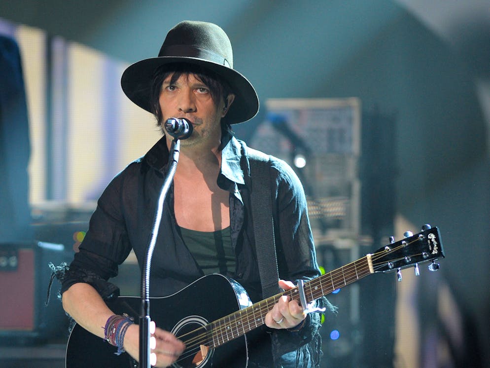 NICOLA SIRKIS ' INDOCHINE '- 29èmes VICTOIRES DE LA MUSIQUE AU ZENITH DE  PARIS
