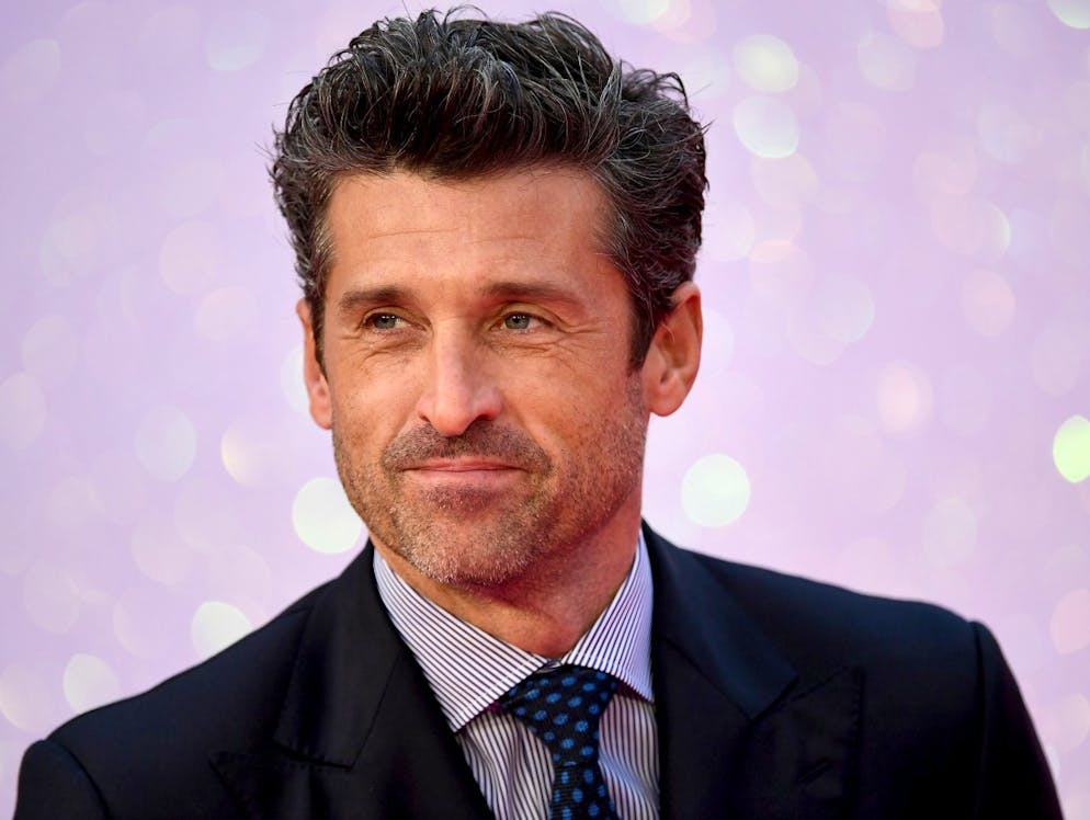Queste star hanno salvato delle vite!. «Siete famoso?», aveva chiesto il giovane ferito al suo salvatore. «Sì, sono un medico», avrebbe risposto Patrick Dempsey scherzando. Nel 2012, l'automobilista si era ribaltato diverse volte con il suo veicolo prima di atterrare nel giardino dell'attore Patrick Dempsey, star della serie «Grey's Anatomy», a Malibu. Il chirurgo televisivo, anch'egli amante della velocità, era riuscito ad estrarre l'adolescente dal veicolo grazie a un piede di porco. Per fortuna, la vittima ha riportato solo leggere ferite.