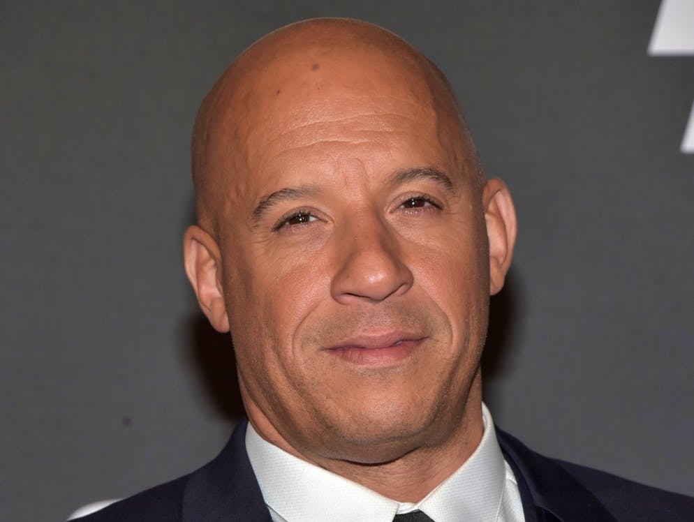Queste star hanno salvato delle vite!. Vin Diesel deve la sua notorietà al personaggio di Dom Toretto, il fanatico della velocità del film «Fast and Furious». Nella vita reale, l'attore è già stato testimone di un grave incidente automobilistico, in seguito al quale non ha esitato a estrarre tutta la famiglia dal veicolo prima che questo prendesse fuoco. Era il 2002.