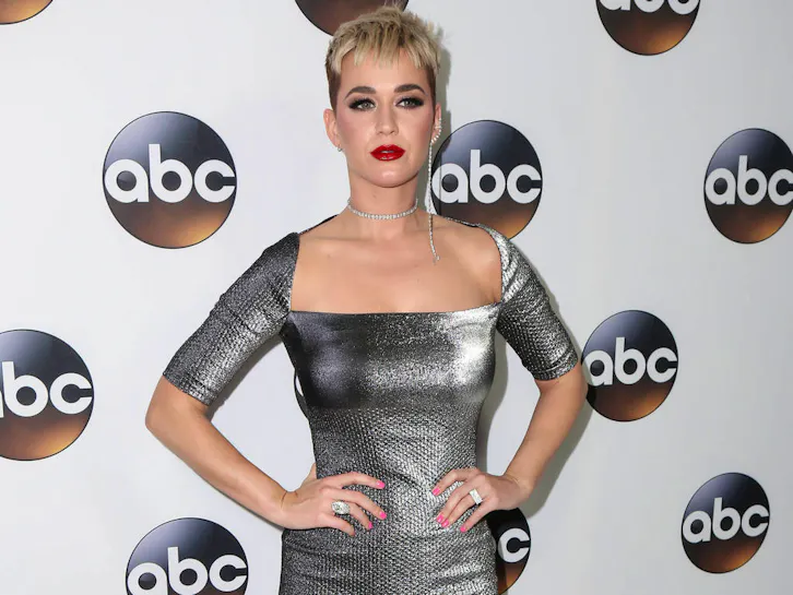 Katy Perry Chained To The Rhythm Songtext Deutsch