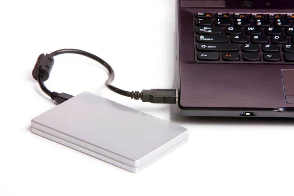 So klappt es mit der Datensicherung. Für Backups bietet sich eine externe Festplatte an. Für extra Sicherheit nutzt man deren zwei, und deponiert eine davon an einem geschützten Ort.