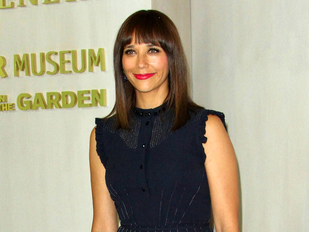 People: Rashida Jones s'en prend aux critiques du Blackout des Golden  Globes | blue News