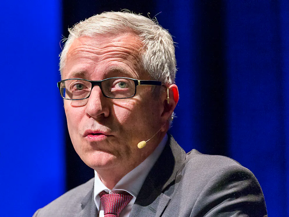 Henri Gétaz, ambassadeur et Directeur de la Direction des Affaires Européennes lors de la conférence-débat au Châble