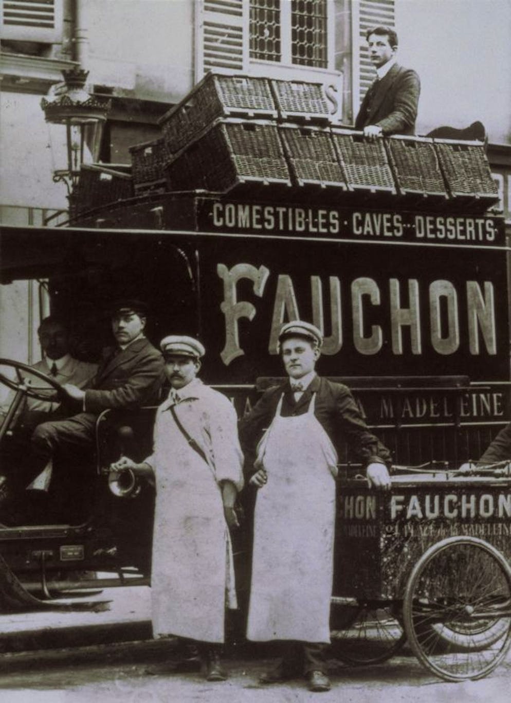 Hôtels : 2018, une année sous le signe des cinq étoiles à Paris. Auguste Félix Fauchon démarre l'histoire de son entreprise en vendant des fruits et légumes de qualité au marché de la Place de la Madeleine, à Paris
