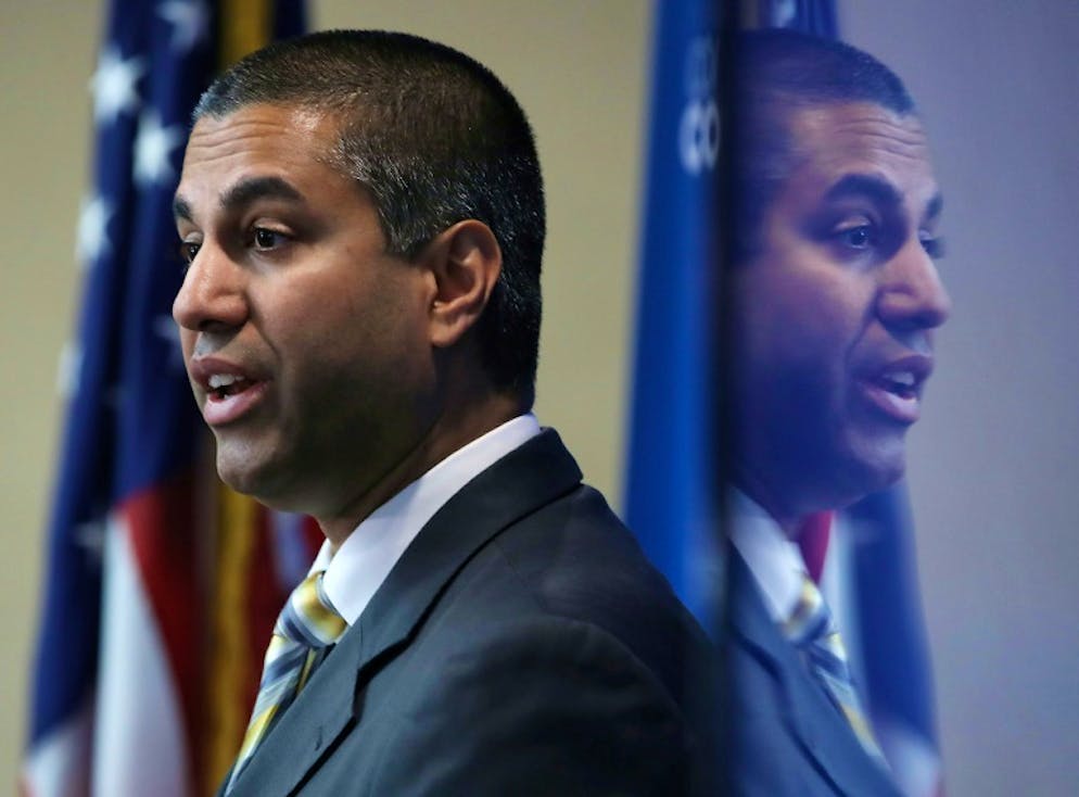 Le président de la Commission fédérale des communications (FCC) Ajit Pai s'exprime devant la presse le 1er octobre 2018 à Washington