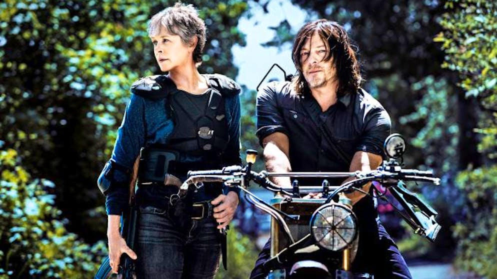 «Es gilt auch in Zeiten der totalen Anarchie wie eigentlich immer im Leben, aufmerksam und vorsichtig zu bleiben, sich genau anzuschauen, mit wem man es zu tun hat», so «Prepper» Benjamin Arlet. Im Bild sind Norman Reedus und Melissa McBride aus «The Walking Dead» zu sehen.