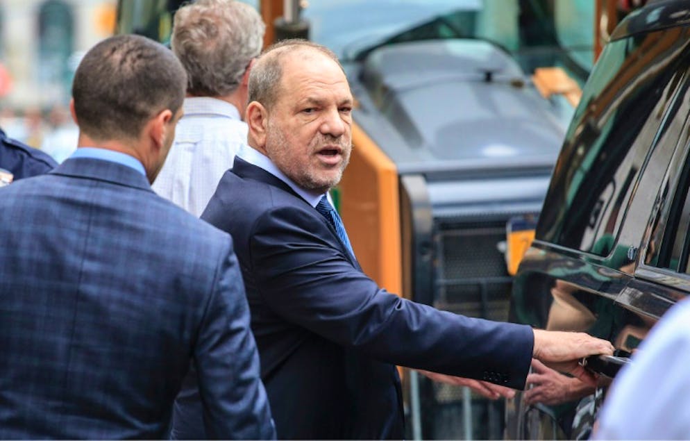 Harvey Weinstein quitte le tribunal de Manhattan à New York le 11 octobre 2018
