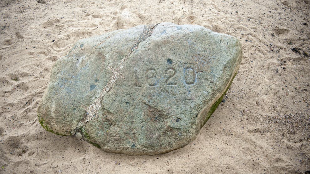 Fiktive Orte: Sehenswürdigkeiten, die es gar nicht gibt. Obwohl reine Folklore und historisch nicht belegt: Der berühmte Stein findet sich in jedem amerikanischen Schulbuch.