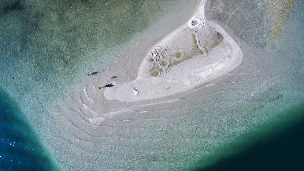 Historisch niedrige Wasserstände in der Schweiz. Der Wasserstand ist so tief wie seit den 1950er Jahren nicht mehr.