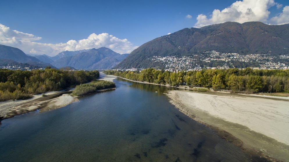 Historisch niedrige Wasserstände in der Schweiz. Das Maggia-Delta in der Nähe von Locarno. Wegen ausbleibender Niederschläge erreicht der Wasserpegel des Lago Maggiore einen rekordverdächtigen Tiefstand.