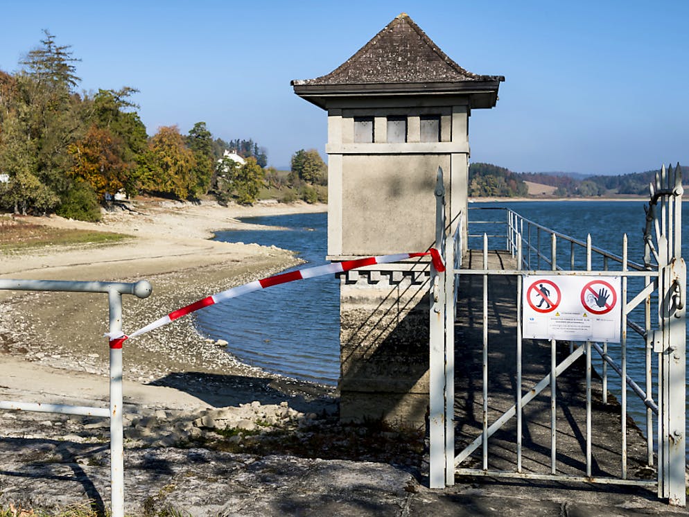 La situation du lac de Bret n'est pas encore alarmante, selon le Service des eaux de la ville de Lausanne.