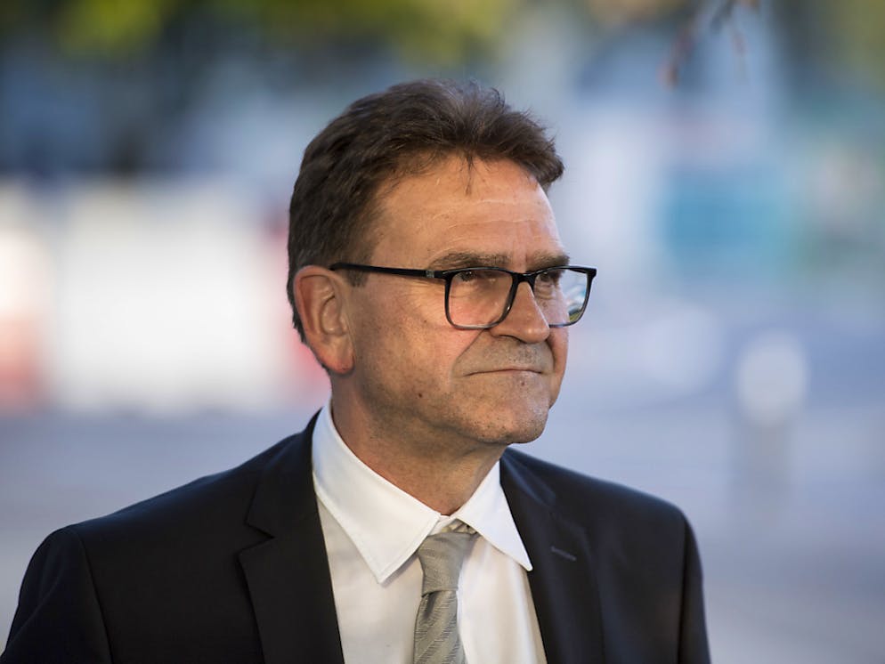 Qui a informé la presse d'une procédure visant Beat Villiger?