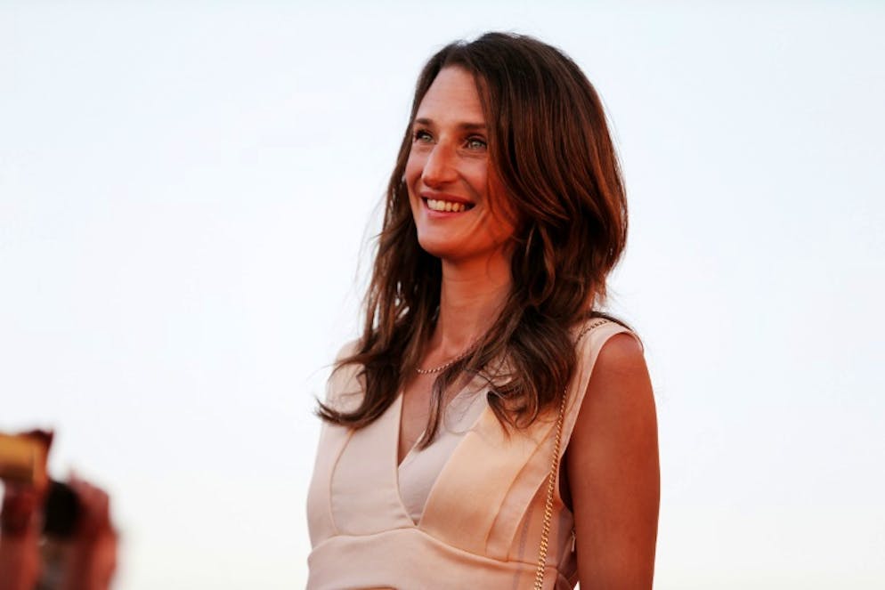 L'actrice Camille Cottin incarne Andréa Martel dans la série "Dix pour cent", qui relate le quotidien d'une agence d'agents d'acteurs, à Cabourg le 17 juin 2017