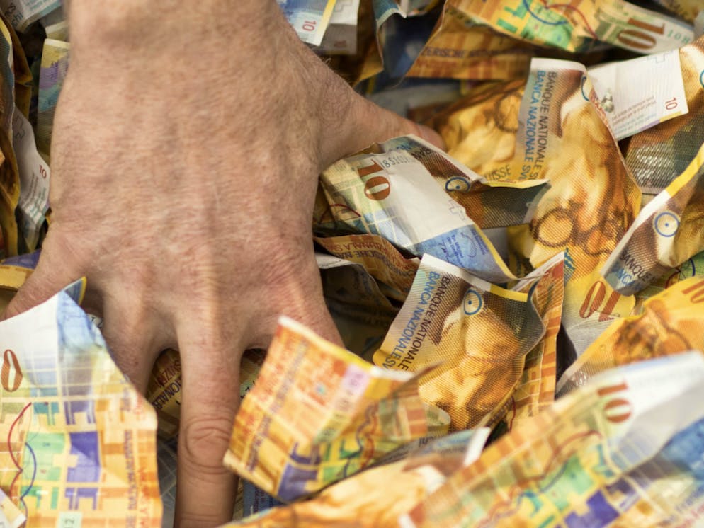 Un meilleur salaire, des loyers et des primes maladie moins élevés, des impôts plus légers: M. et Mme Tout-Le-Monde doivent aussi pouvoir profiter de la croissance économique en Suisse (archives).