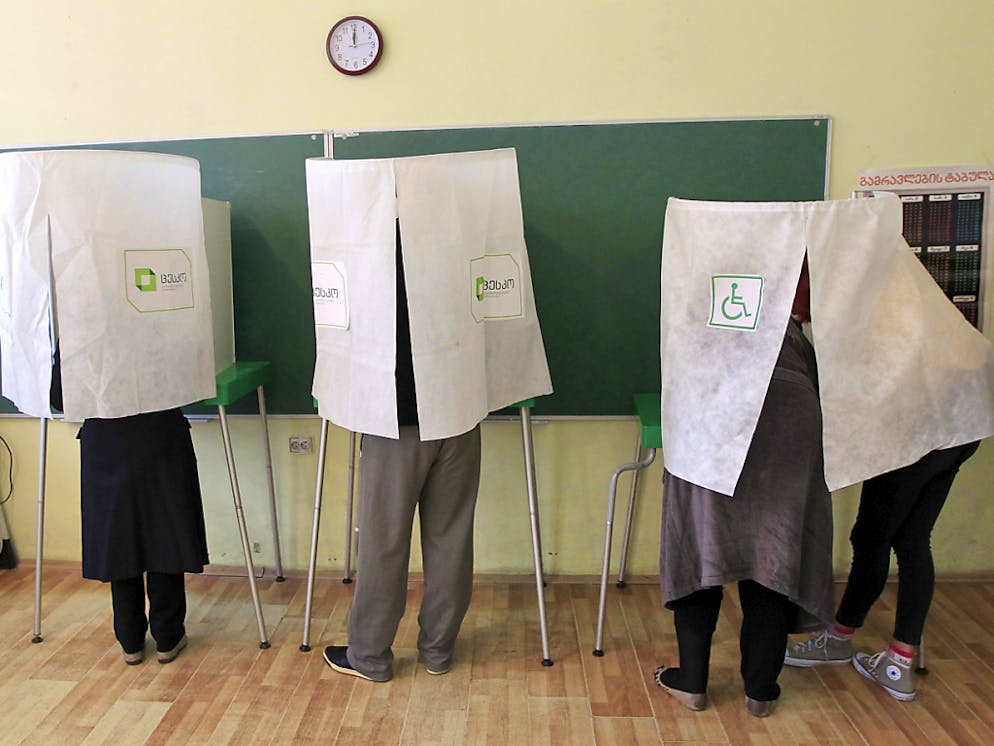 Plus de 3,5 millions de personnes étaient appelées aux urnes pour cette élection.