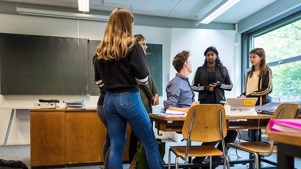 Lehrerlaubnis verloren. Pädophilie, Sucht, Gewalt – 95 Lehrkräfte auf schwarzer EDK-Liste