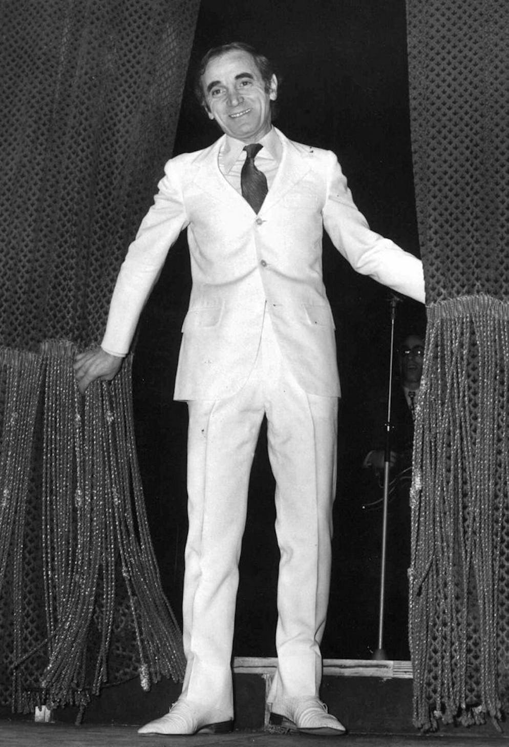 Charles Aznavour. Le globetrotteur Aznavour s'est produit au Théâtre Sistina de Rome en 1964.