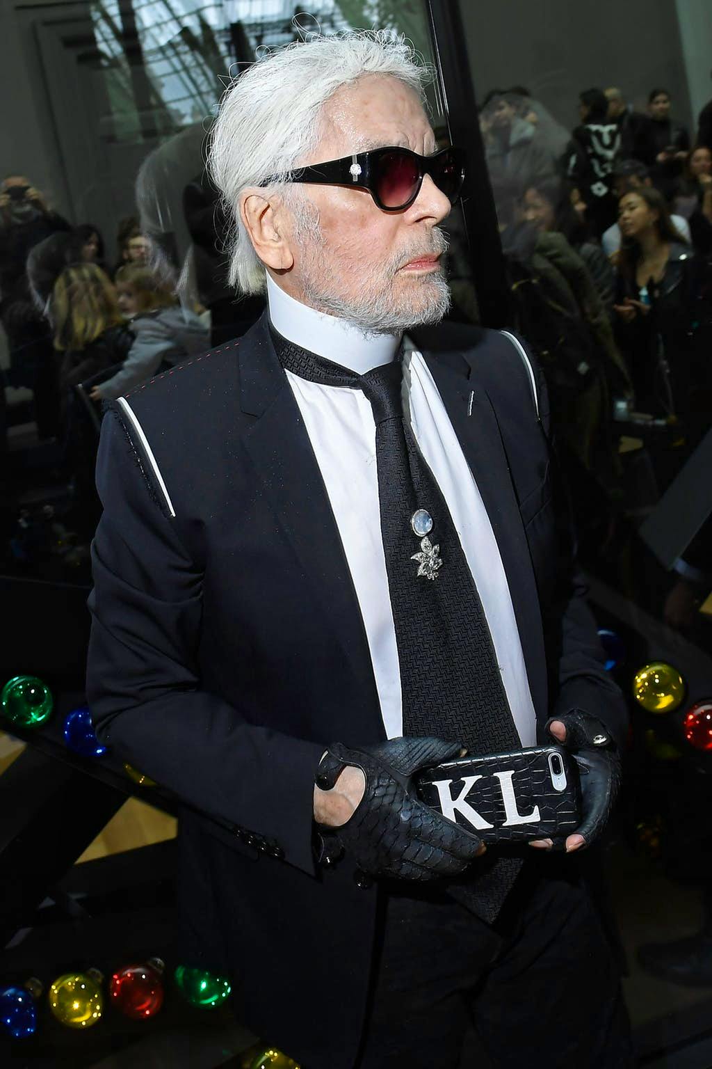 Modezar. Orchestrator Des Eigenen Mythos – Karl Lagerfeld Ist Tot.