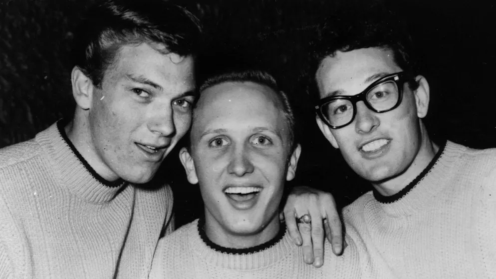 Peggy Sue Gerron inspirierte Buddy Holly (rechts) zum Welt-Hit «Peggy Sue» und heirateteDrummer Jerry Allison (links). In der Mitte: The-Crickets-Gitarrist Joe Mauldin.