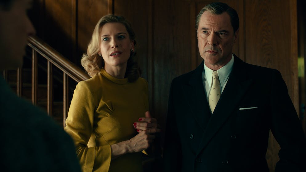 Sebastian Koch: Auf der Leinwand eiskalt. Ina Weisse spielt Seebands Ehefrau Martha – wie viel weiss diese von der Vergangenheit ihres Mannes?