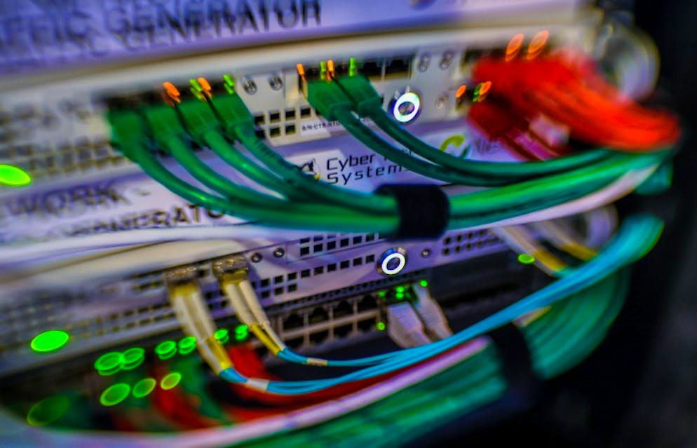 La Grande-Bretagne et l'Australie ont accusé les services de renseignement militaire russes (GRU) de mener des cyberattaques contre des institutions politiques et sportives, des entreprises et des médias à travers le monde