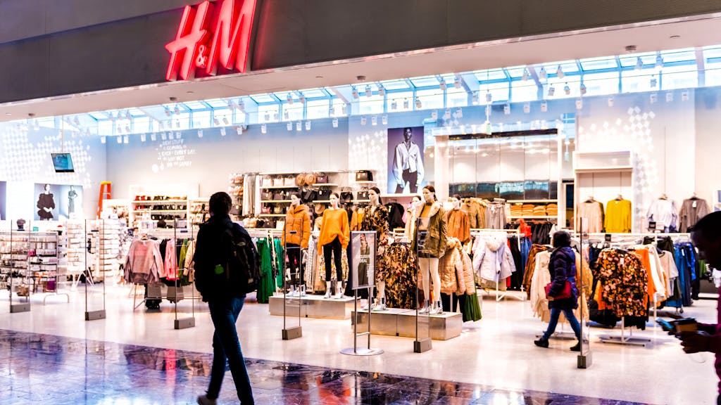 Entwicklung verschlafen. Mode in der Krise: Darum haben immer mehr Marken zu kämpfen