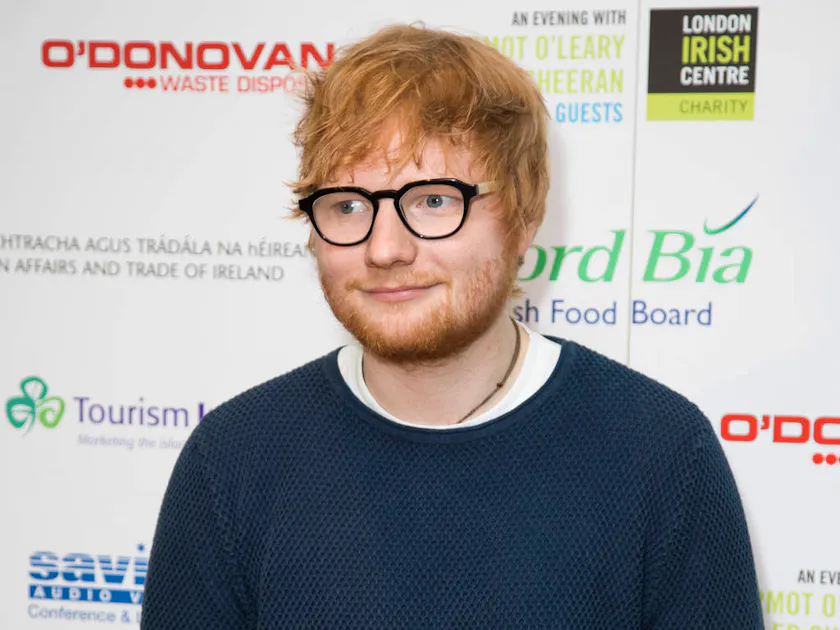 Ed Sheeran Chante Un Joyeux Anniversaire A Bruno Mars
