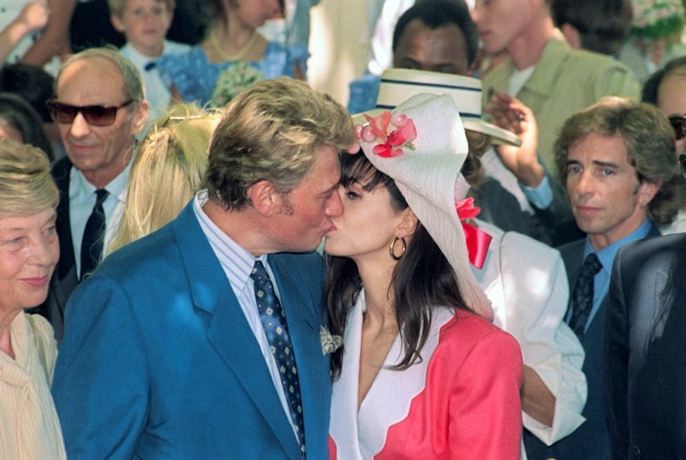 Johnny Hallyday et Adelin Blondieau le jour de leur mariage le 9 juillet 1990 à Ramatuelle