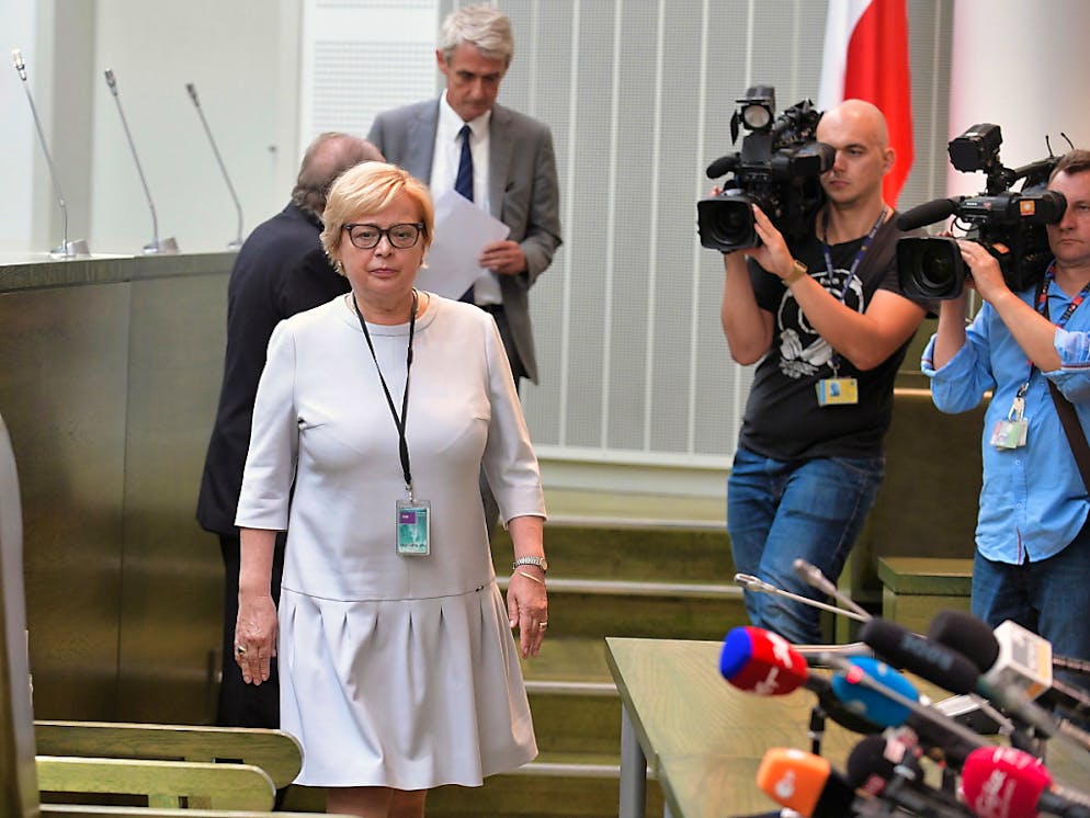 La presidente della Corte suprema polacca Malgorzata Gersdorf dovrebbe riassumere la sua carica