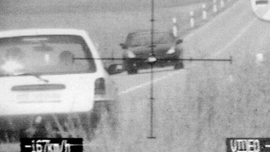 Guanziroli am Gericht. Neulenker brettert innerorts mit 140 km/h an Polizei vorbei