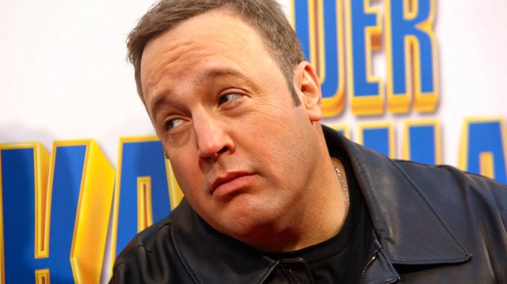 Ces stars ont plus de 50 ans!. Devenu célèbre en 1998 avec la série «King of Queens», le comédien Kevin James n'a pas changé depuis 20 ans... si ce n'est qu'il en a aujourd'hui 53.