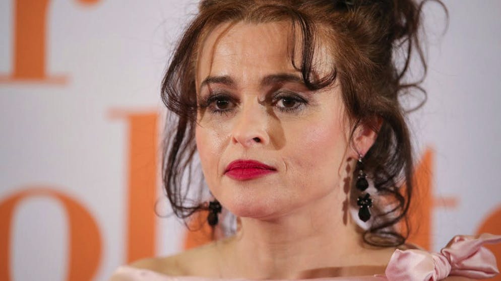 Ces stars ont plus de 50 ans!. Des vêtements excentriques, un style original, c'est sa marque de fabrique. Même à 52 ans, Helena Bonham Carter ne s'interdit rien en termes de look.