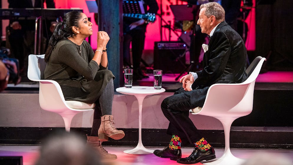 Kurt Aeschbacher plaudert in seiner letzten Sendung unter anderem mit der ehemaligen Joiz-Moderatorin Tama Vakeesan.