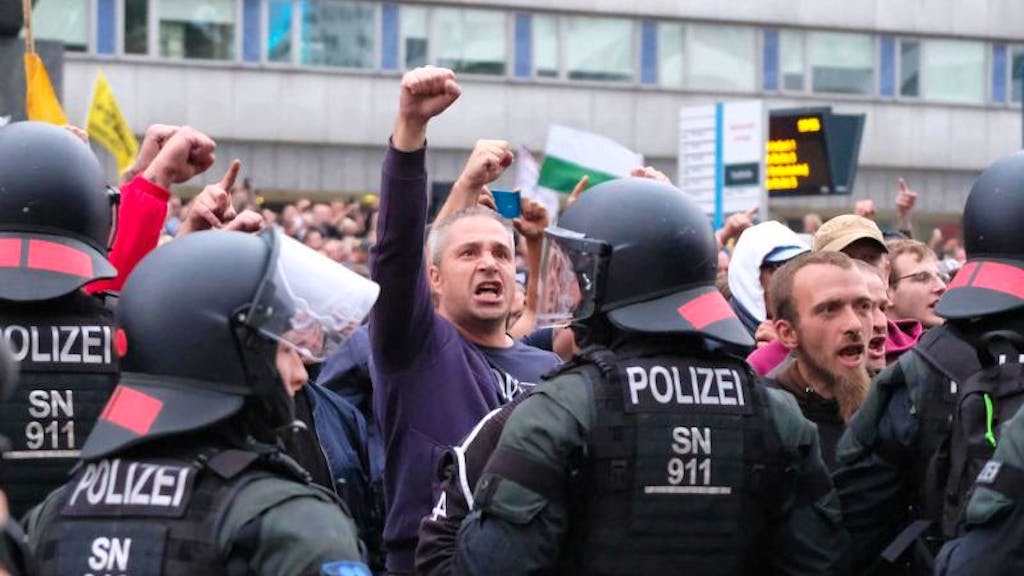 Provokative Kampagne. Mithetzen auf dem Online-Pranger für Neonazis