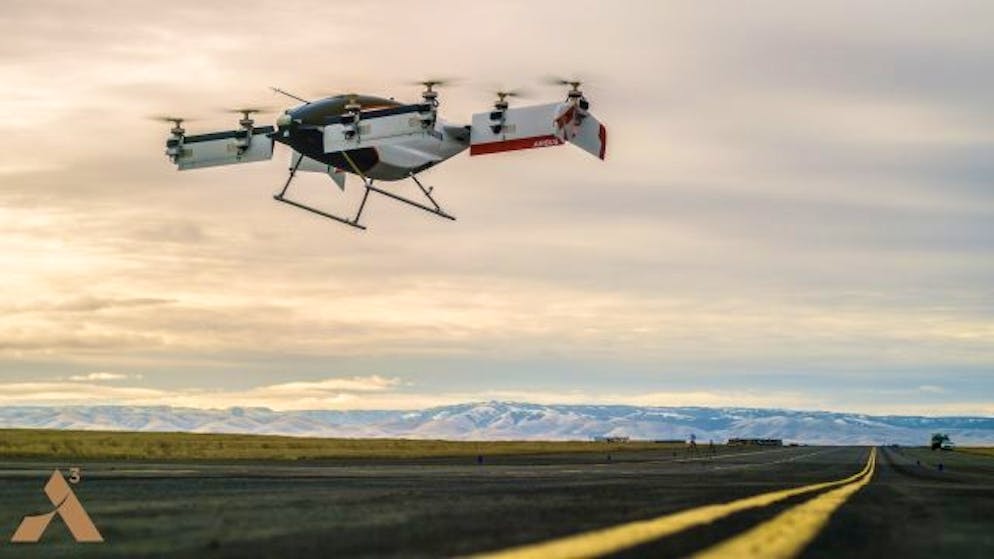 Vahana est un aéronef à décollage et atterrissage vertical autonome, capable de voler seul de manière autonome et pourrait emporter des passagers ou du fret.