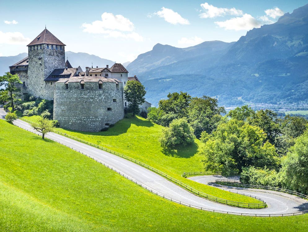 Ruhe garantiert: Das sind die am wenigsten besuchten Orte der Welt. Platz 12: Liechtenstein: Der Zwergstaat hat für Wanderfans viel zu bieten. Und auch das Schloss Vaduz ist einen Besuch wert. Immerhin 69'000 Touristen statteten dem Fürstentum 2016 einen Besuch ab. Bei knapp 37'000 Einwohnern ist das gar nicht mal so schlecht. 