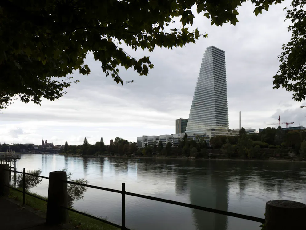 Quels sont les employeurs les plus populaires de Suisse alémanique?. 4e place: Le groupe pharmaceutique Hoffmann-La Roche dont le siège se trouve à Bâle.