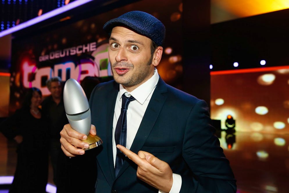 Kaya Yanar: Die Bilder. In den Nullerjahren erhielt Kaya Yanar für seine Comedy-Shows Lob und Auszeichnungen.