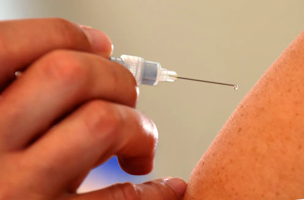 10 astuces contre le rhume des foins. Une désensibilisation permet une atténuation durable des symptômes (immunothérapie spécifique).