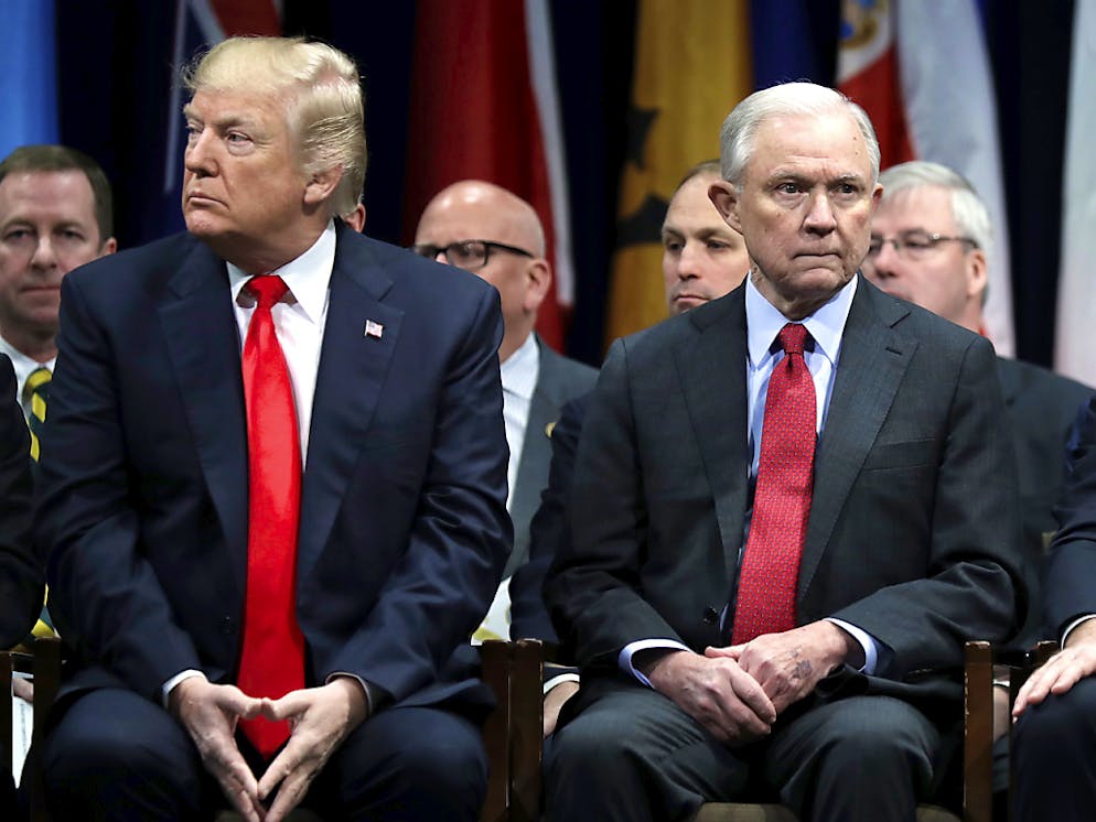 Donald Trump et son ministre de la justice Jeff Sessions (archives).